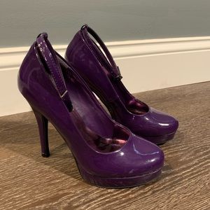 Call it Spring purple pumps